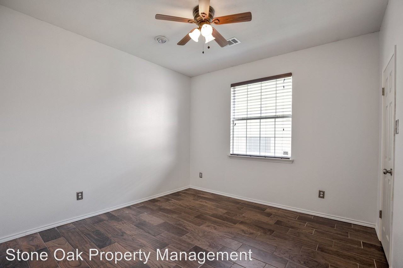 1235 Blackthorn Drive - Photo 3 of 17