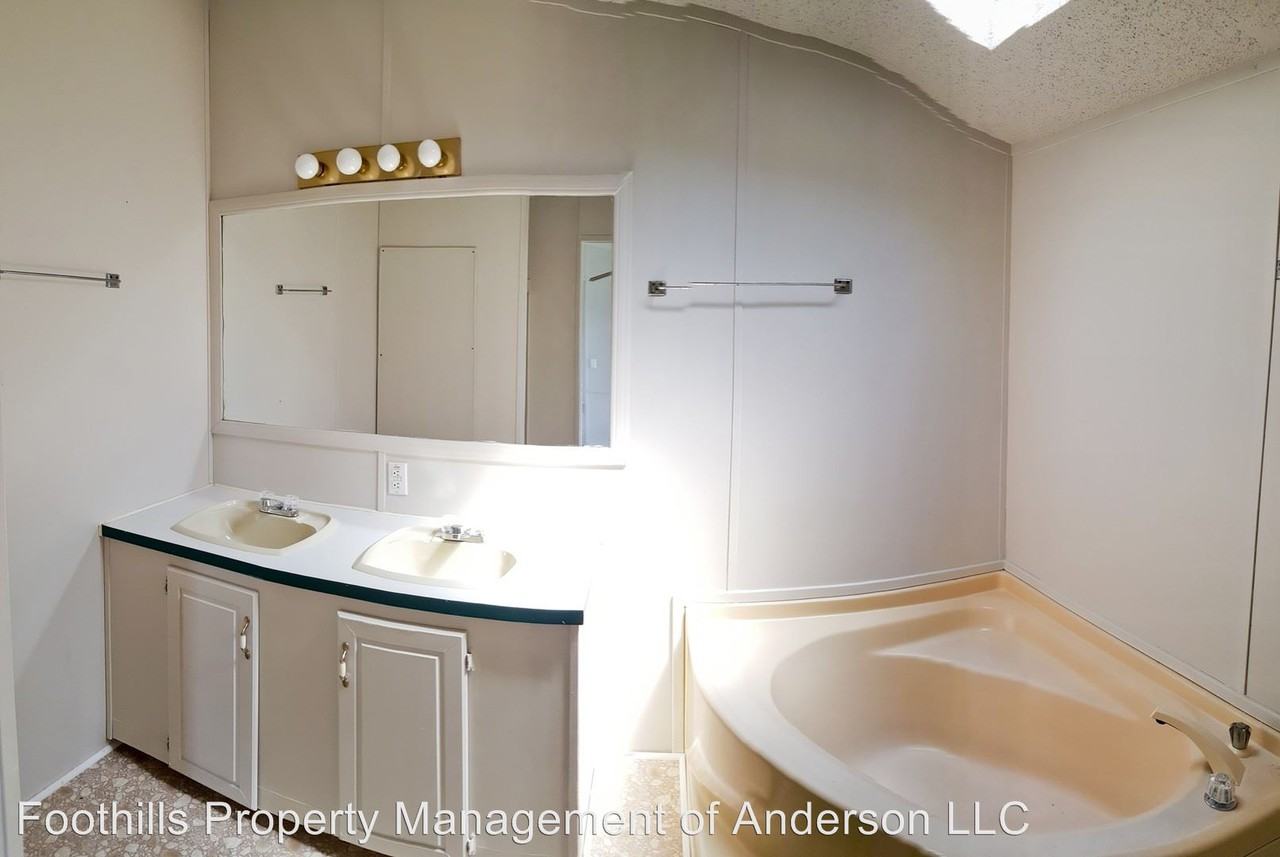 111 Flynn Dr - Photo 3 of 6