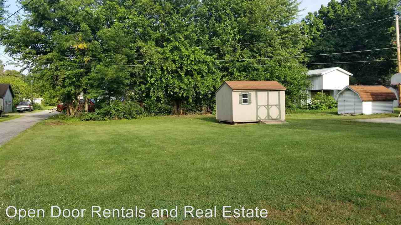 831 Hazel St - Photo 3 of 18