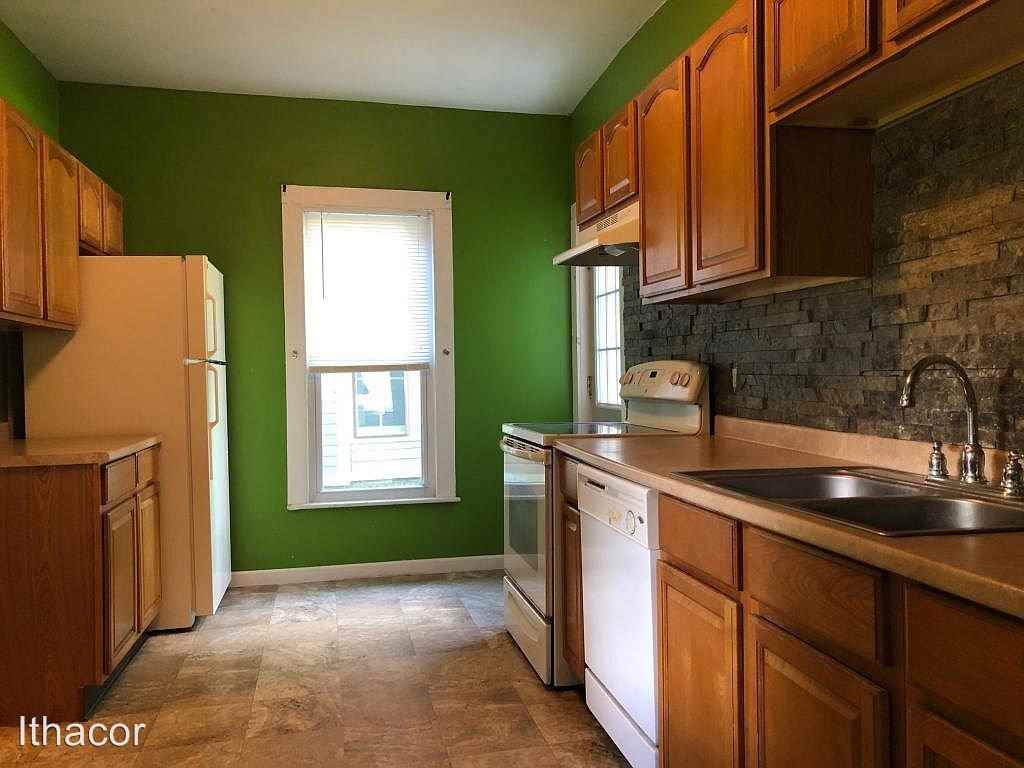 4 N. Fulton St - Photo 3 of 9