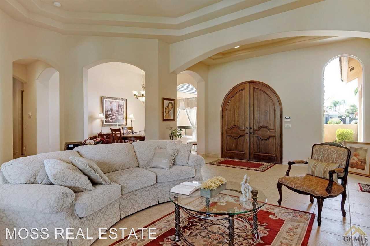 12400 Trinity Ave - Photo 3 of 11