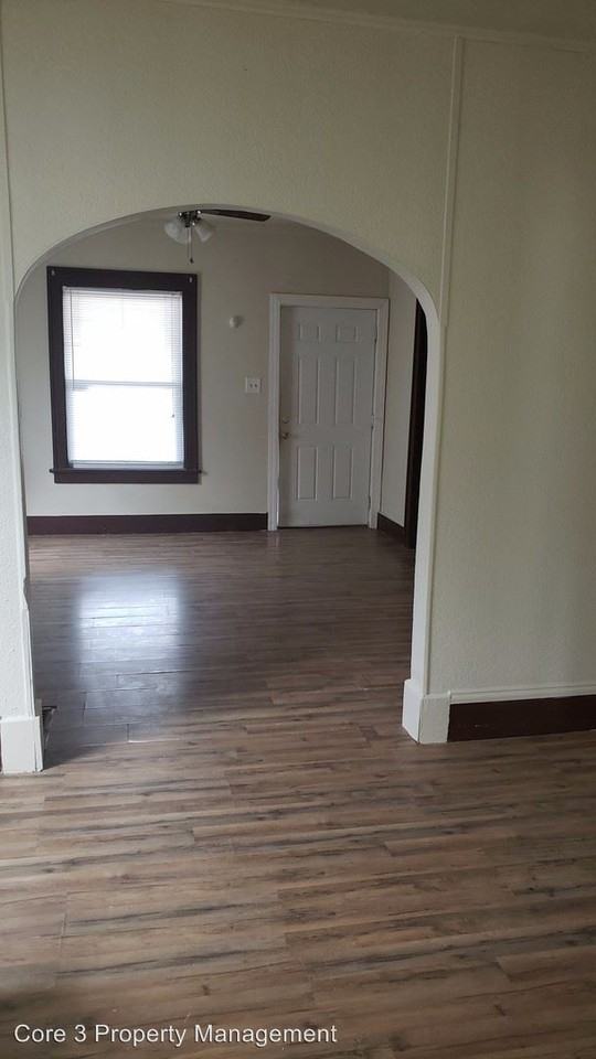 2124 S. 11th Street - Photo 2 of 11