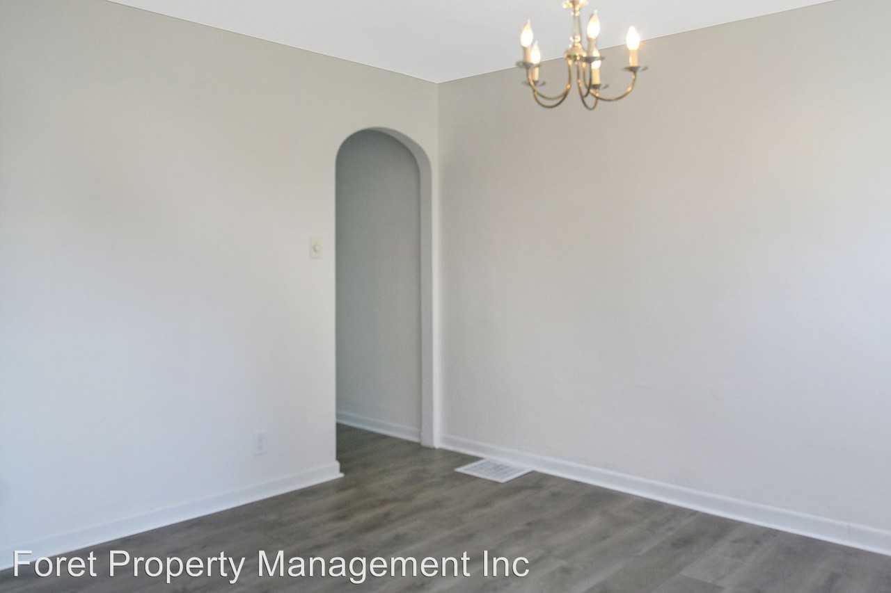 914 Baltimore Ave - Photo 3 of 17