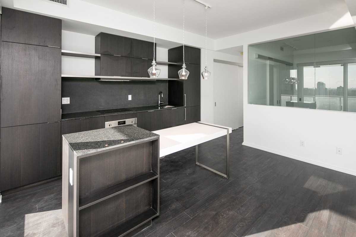 197 Yonge Street #1610