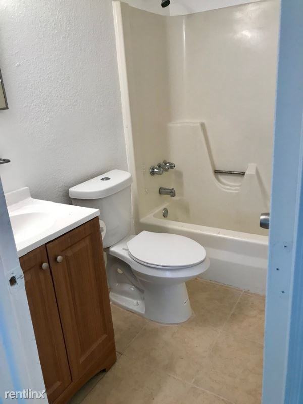 12275 Lakeshore Dr 19 - Photo 3 of 6