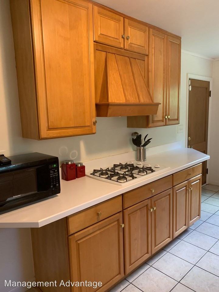 1812 Ravinia Rd. - Photo 3 of 11