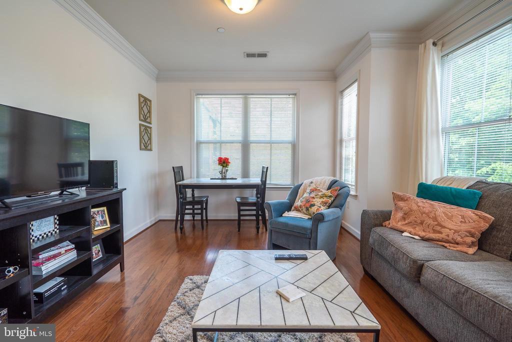 2101 N Monroe St 214 - Photo 2 of 21