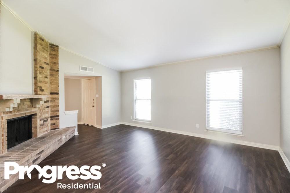 8518 Chesham Drive - Photo 3 of 16