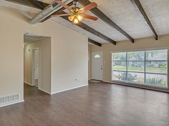 2651 Roger Williams - Photo 3 of 16