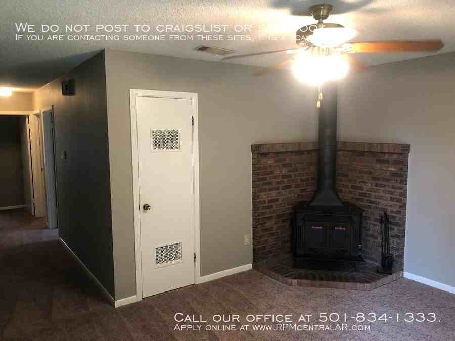408 Se 1st St - Photo 3 of 14