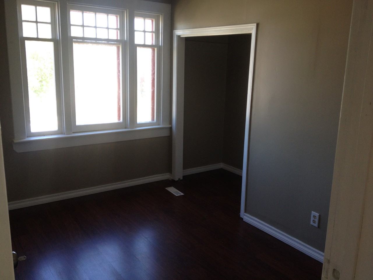 331 Avenue D South - Photo 3 of 10