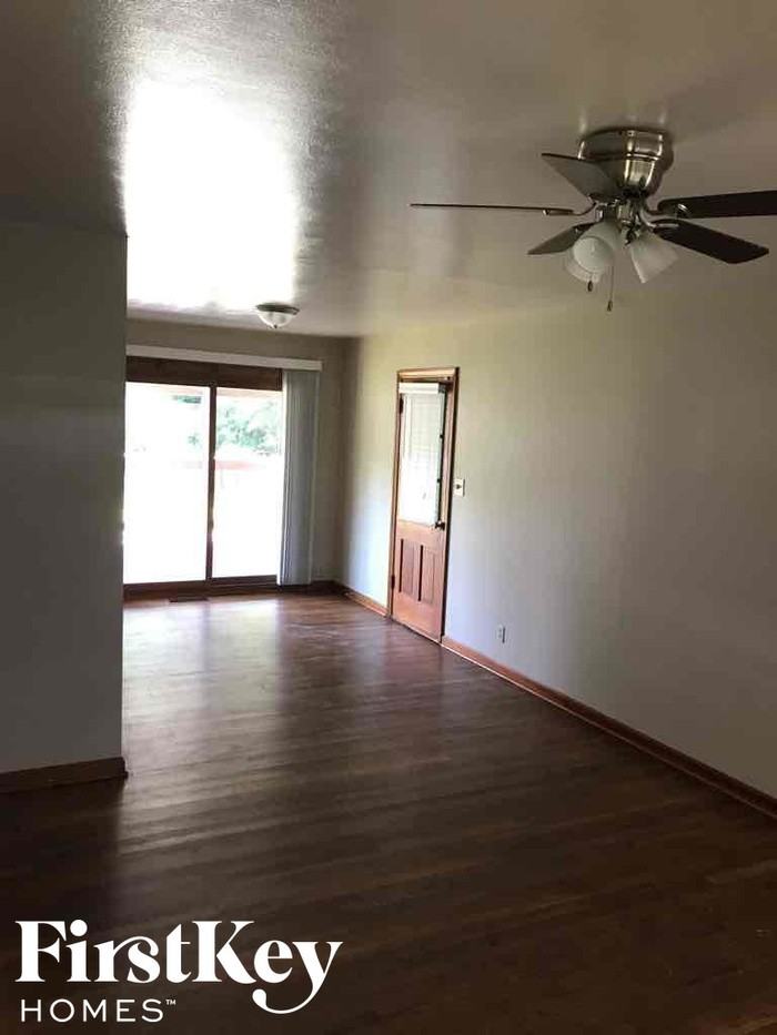 9737 East 26 Terrace South - Photo 3 of 13