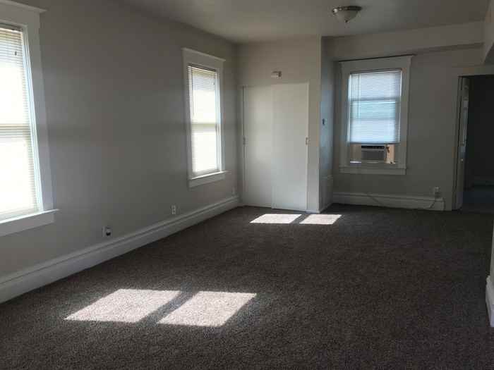 924 West 300 North - Photo 3 of 14