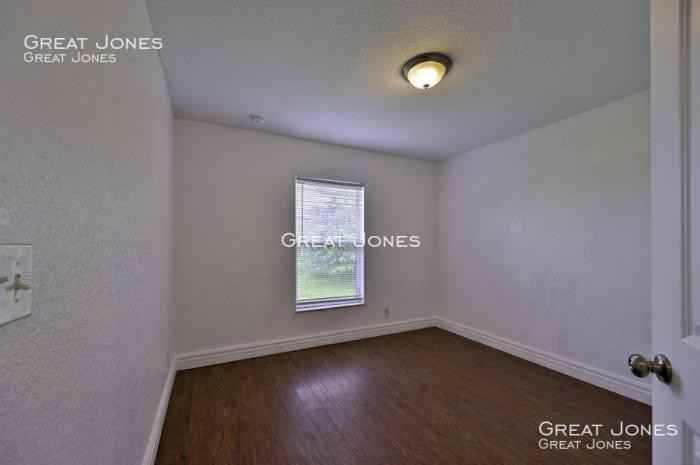 4100 Ne 15th Pl - Photo 2 of 21