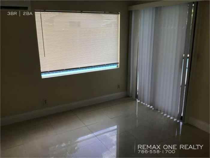 7061 Nw 49th Pl - Photo 2 of 4