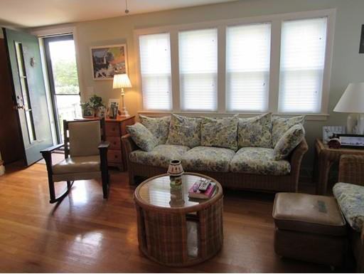 8 Bay Dr - Photo 3 of 16