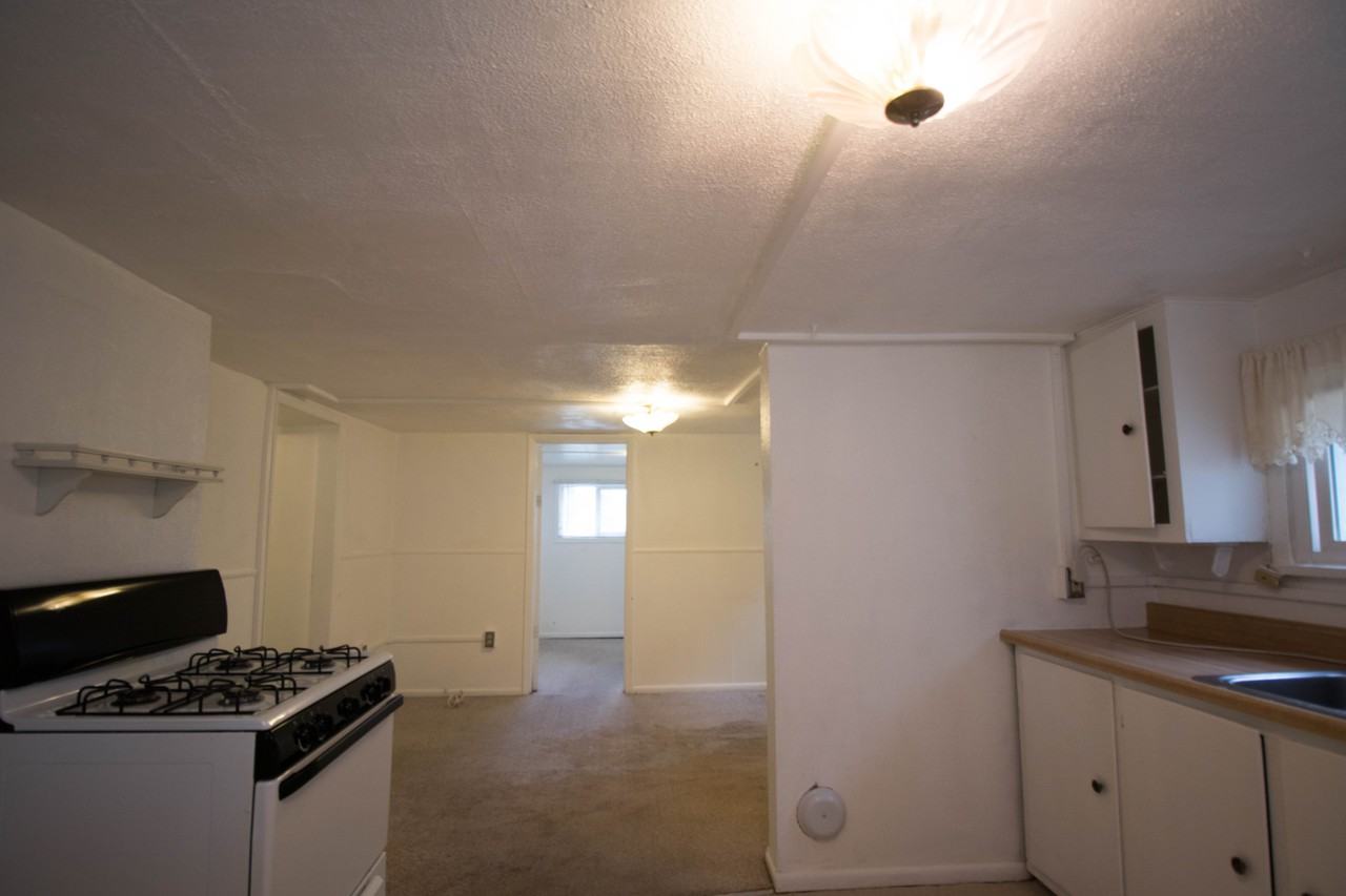 878 W 300 N - Photo 2 of 10