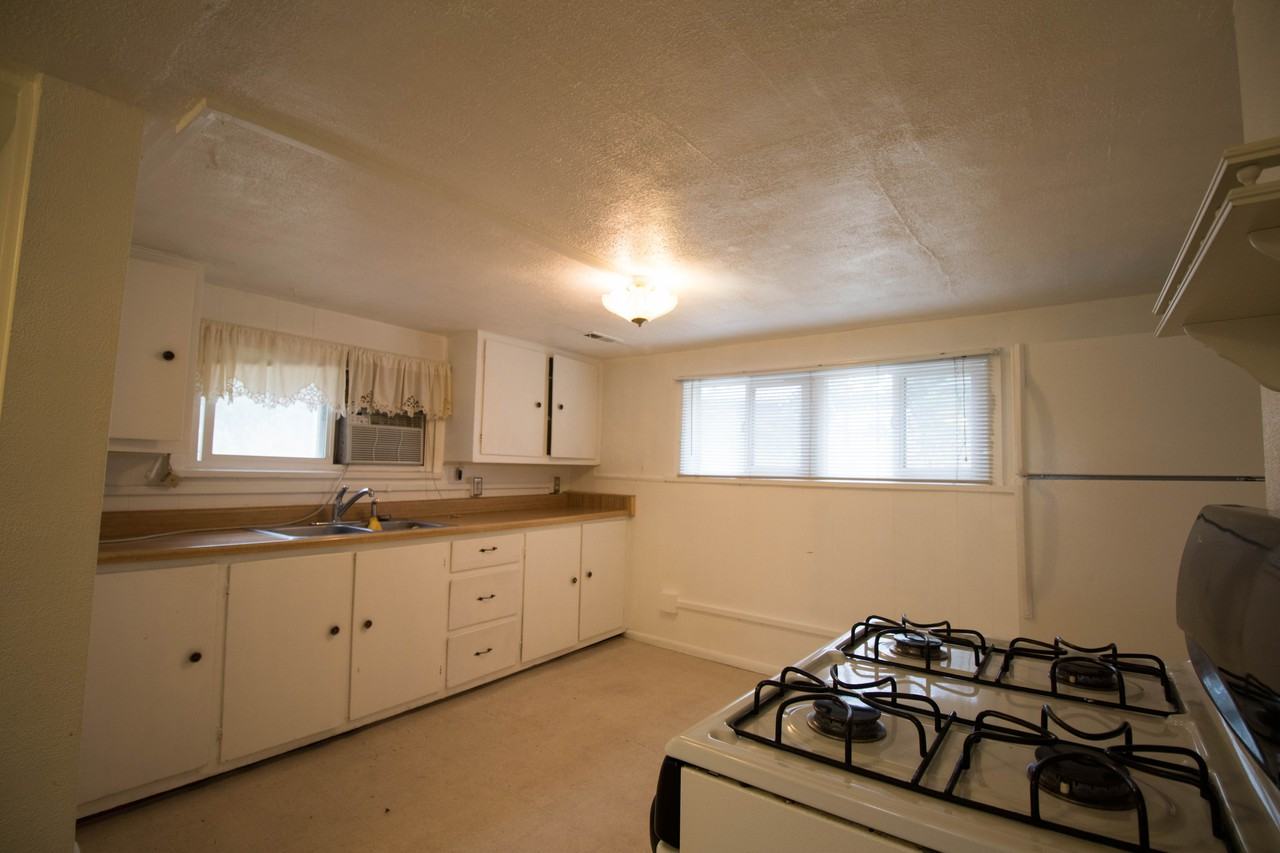 878 W 300 N - Photo 3 of 10