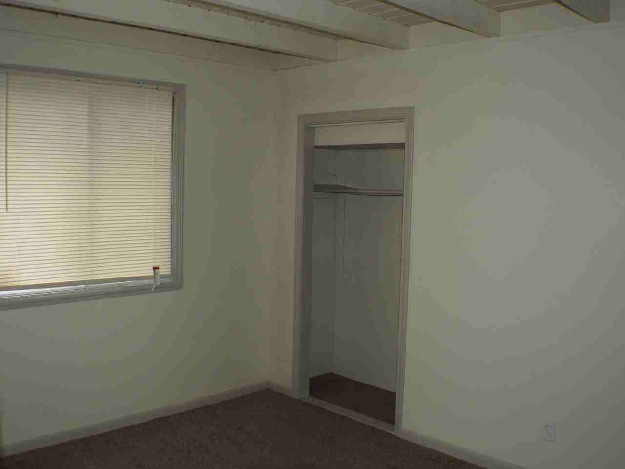 3135 E Glen Oaks Dr - Photo 3 of 7
