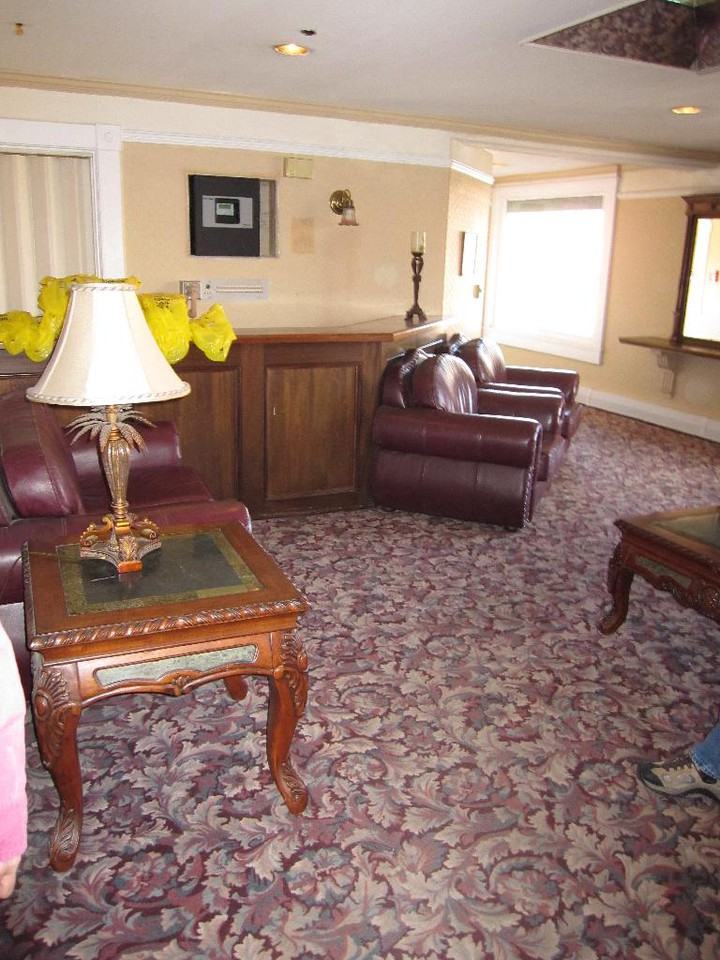 819 Manitou Ave - Photo 3 of 12