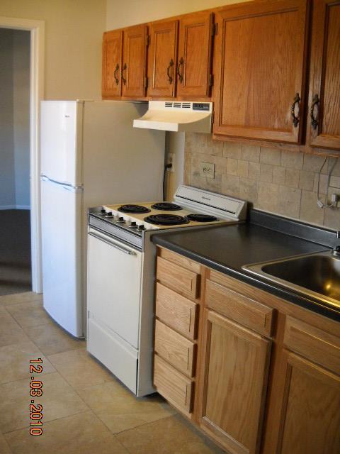 819 Manitou Ave - Photo 7 of 12