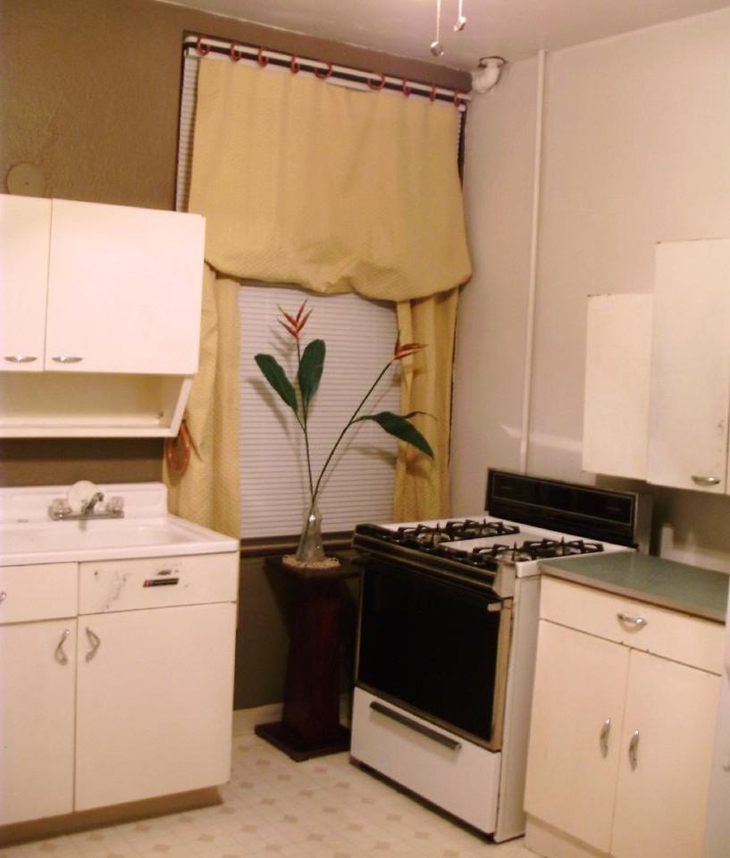 111 E 4Th St - Photo 7 of 17