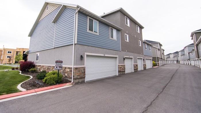 719 East 150 North Street - Photo 2 of 33