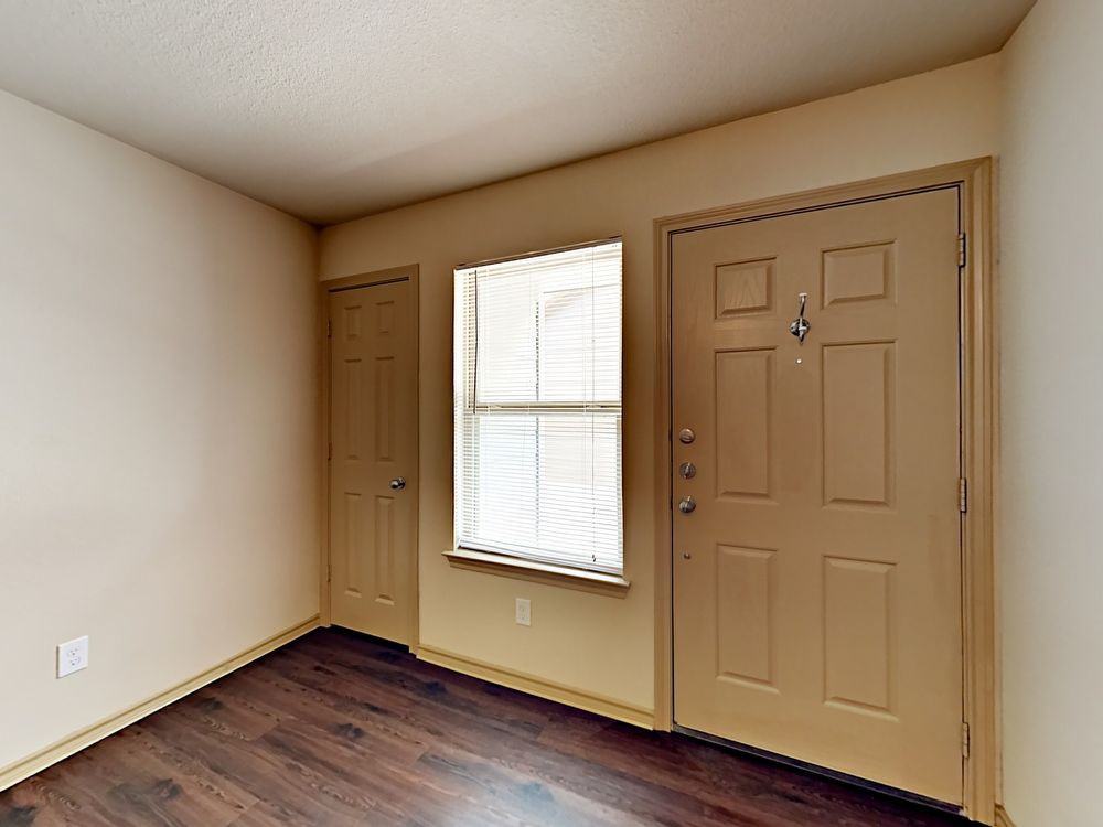 10721 Deauville Dr - Photo 2 of 15