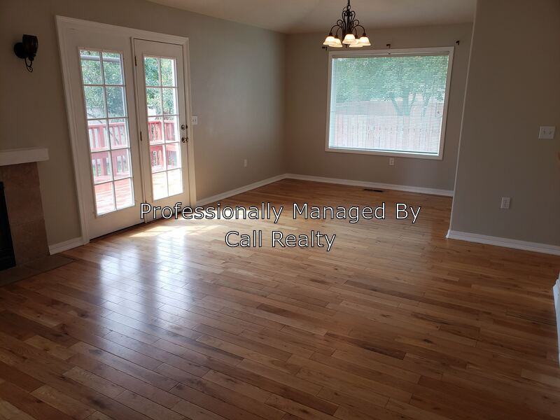 420 S Legg - Photo 3 of 21