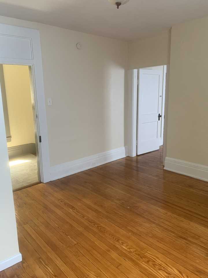 465 Warner Street - Photo 3 of 13