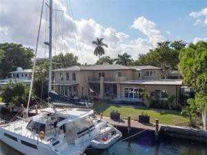 510 Coral Way - Photo 3 of 28