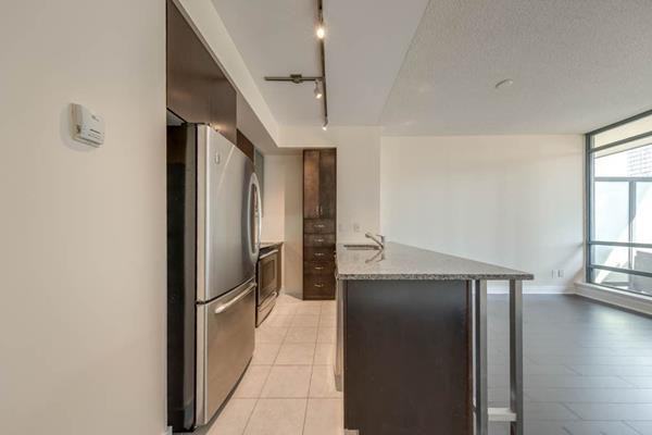 438 King Street West #1707