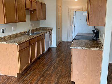 2835 1/2 1/2 Morningside Ct - Photo 2 of 13