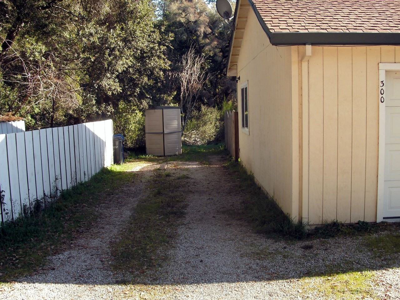 300  B Nelson Rd - Photo 2 of 18