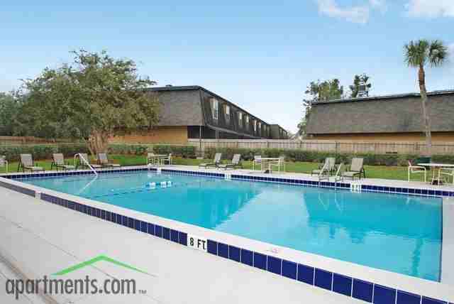 Villas At Pinecrest - Photo 2 of 13