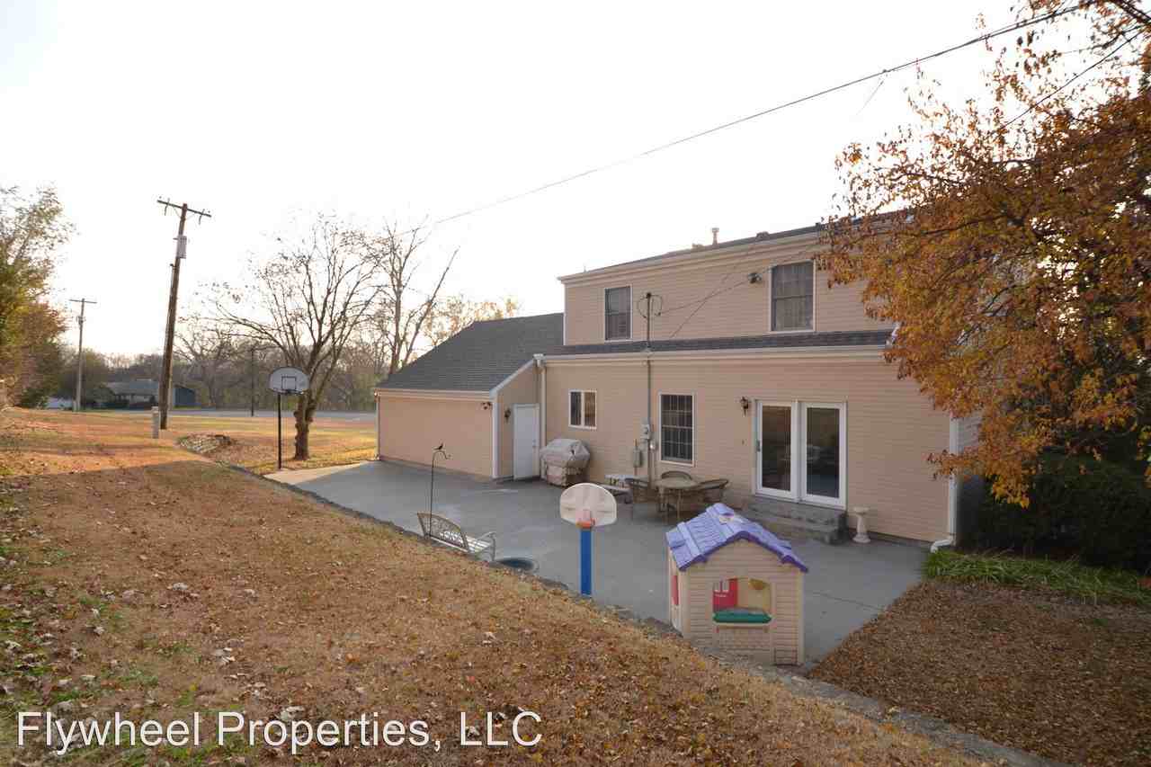 1516 1st St - Photo 2 of 50