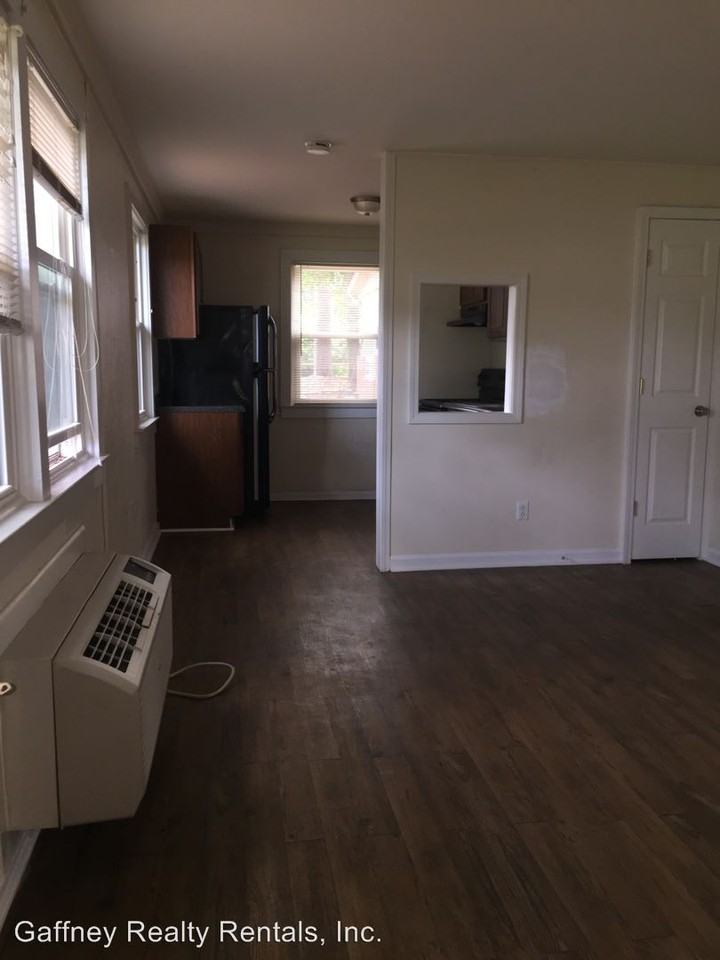 201 Chandler Dr - 3a #3A - Photo 2 of 21