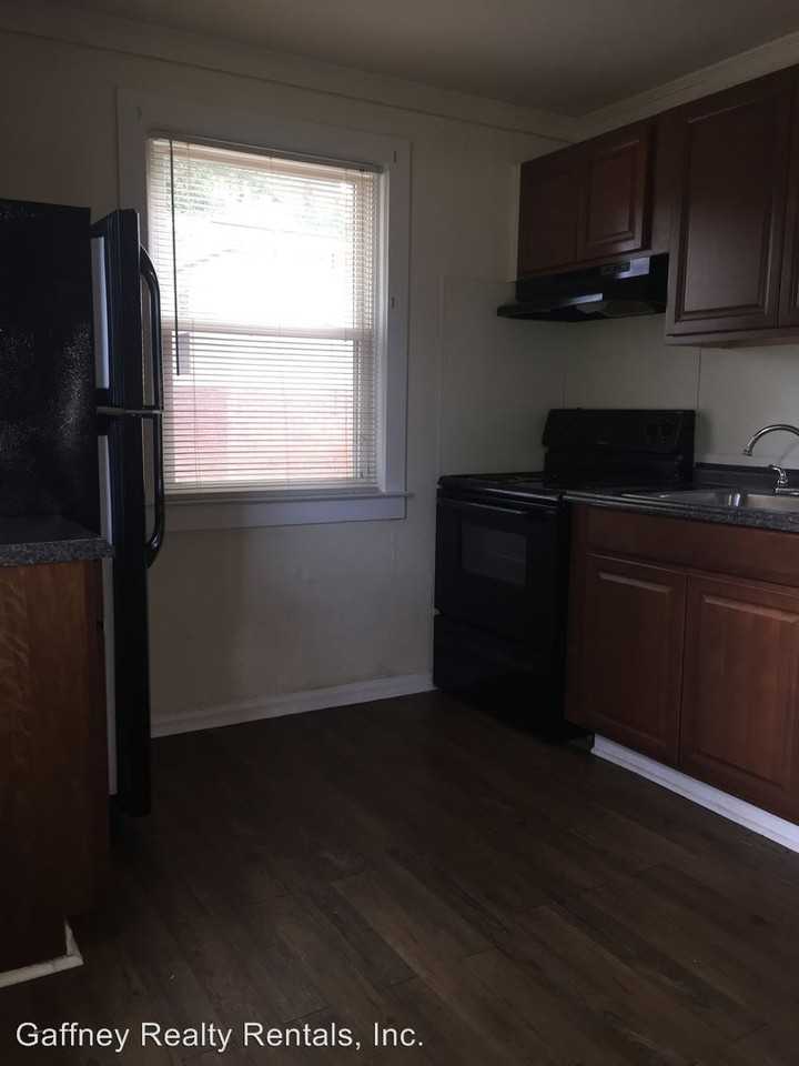 201 Chandler Dr - 3a #3A - Photo 3 of 21