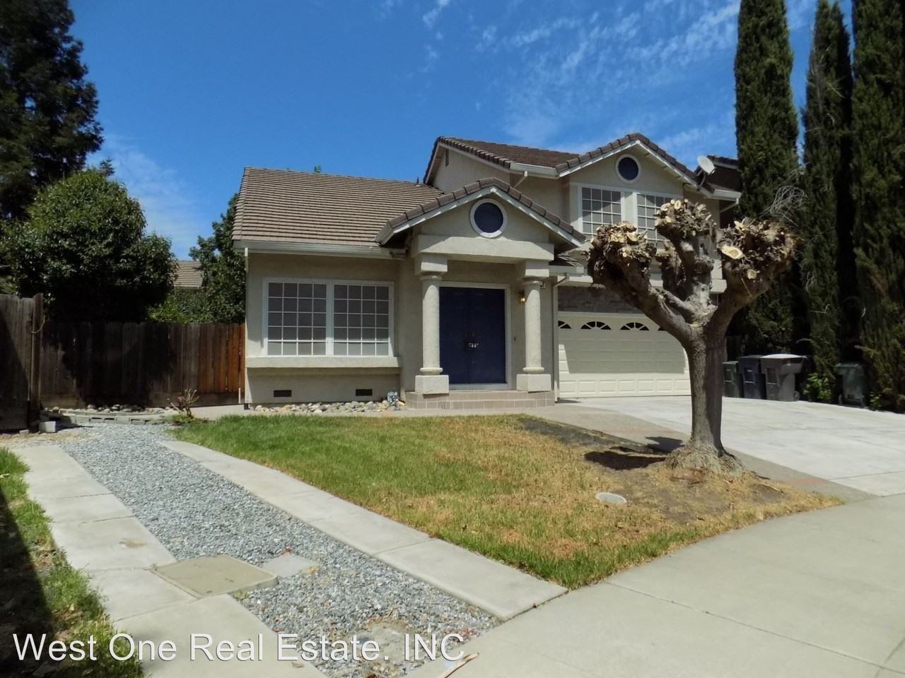 581 Czerny Street - Photo 2 of 23