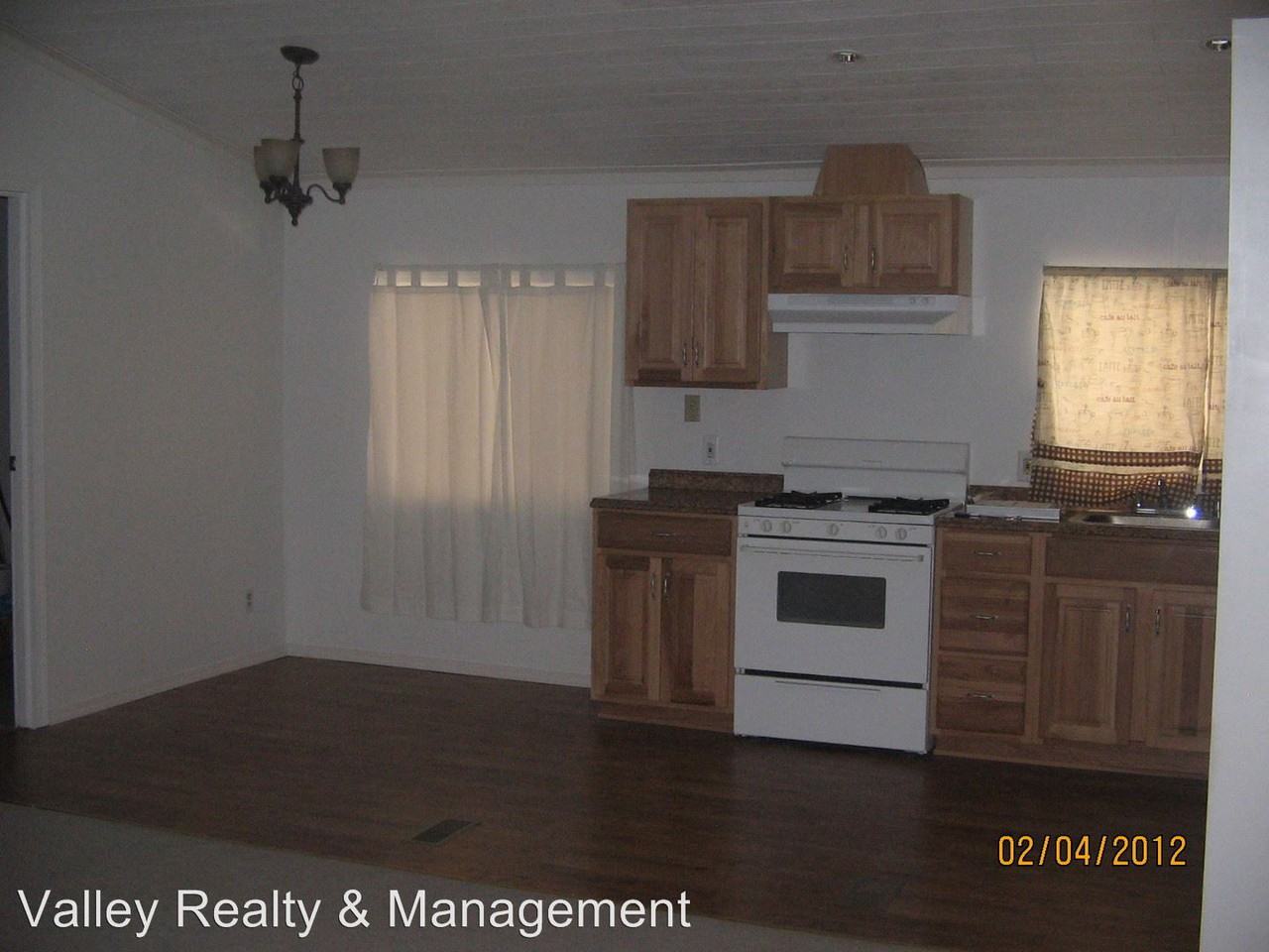 403 Traci Lane - Photo 3 of 5