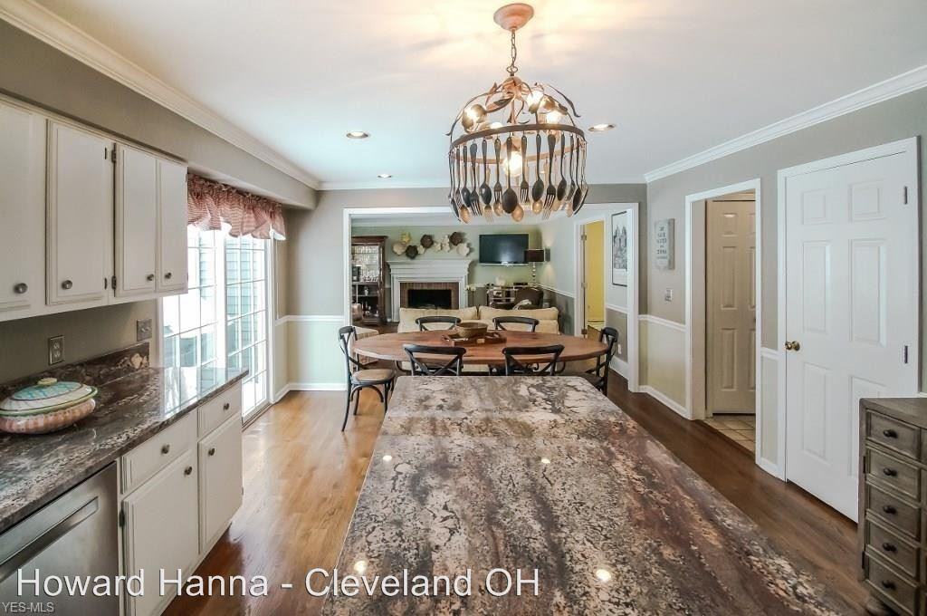 160 Senlac Hills - Photo 3 of 28