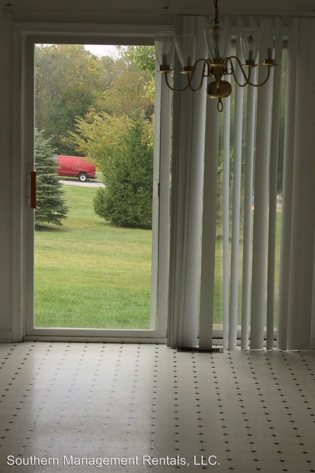 175 Charles Circle - Photo 2 of 6