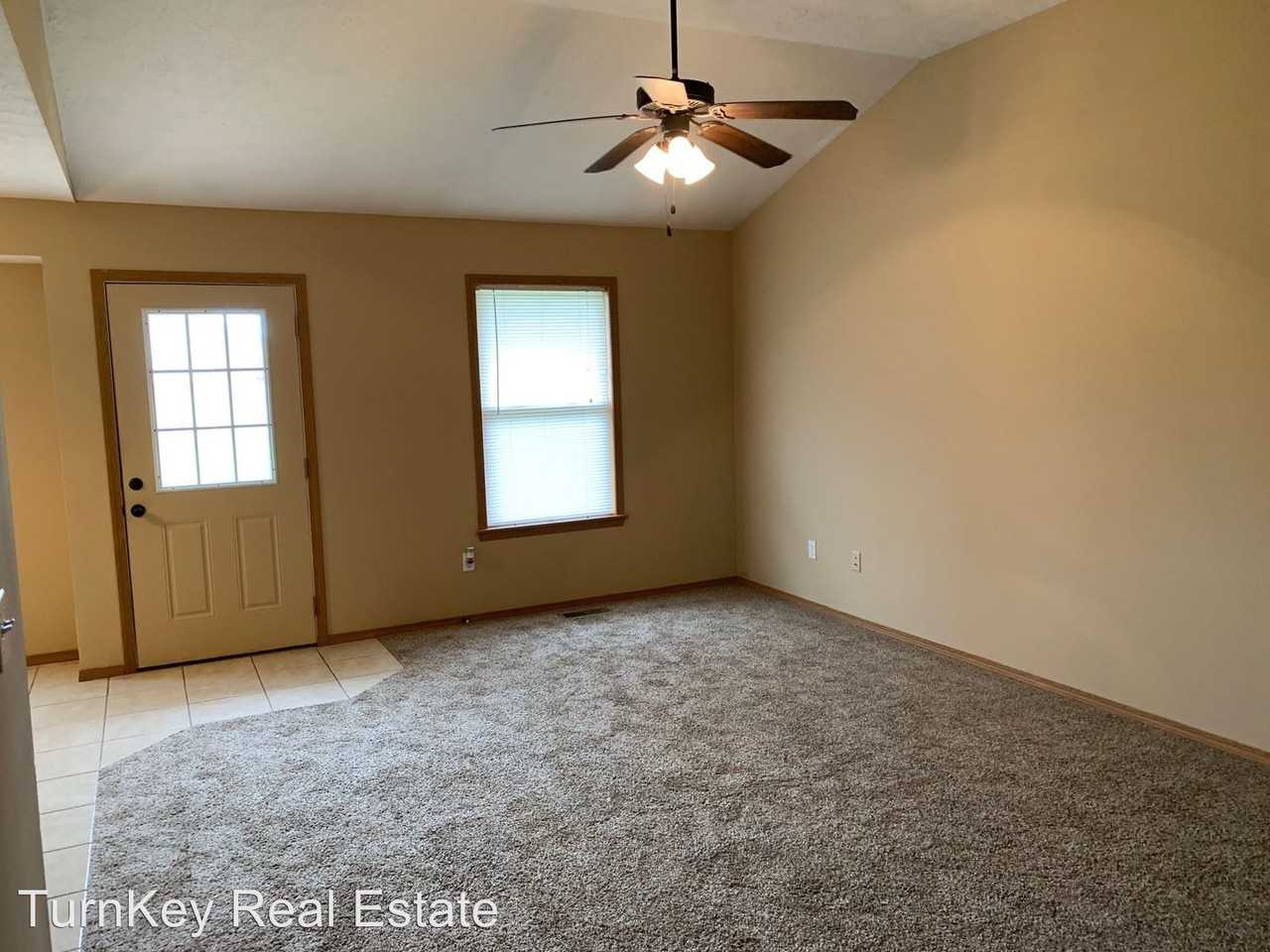 5543 W David - Photo 3 of 12