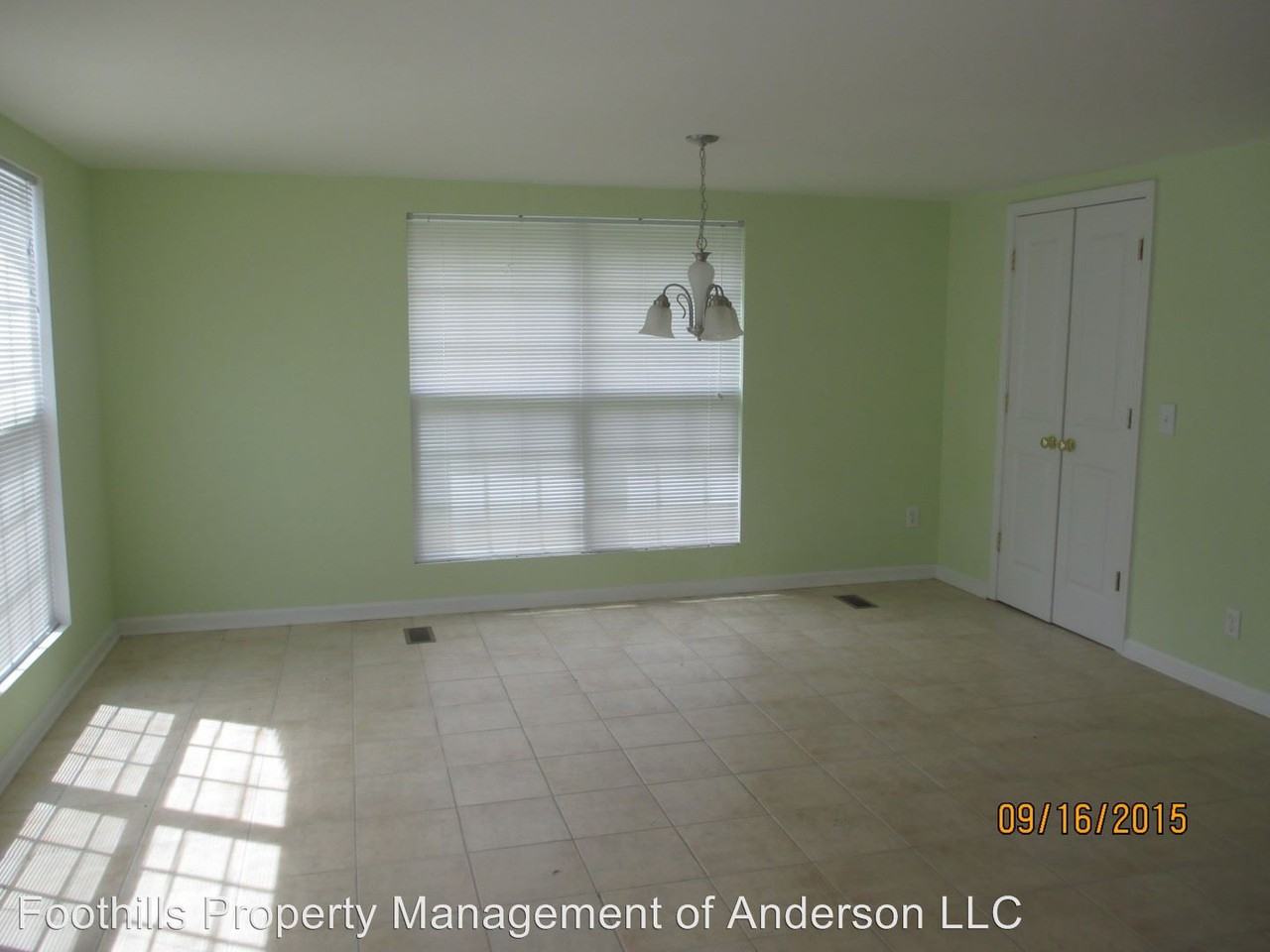 1028 Pine Lake Dr - Photo 3 of 10