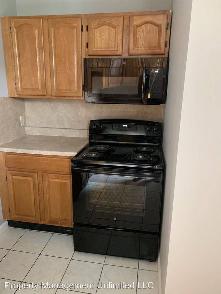 335 W. Jackson St - Photo 2 of 13