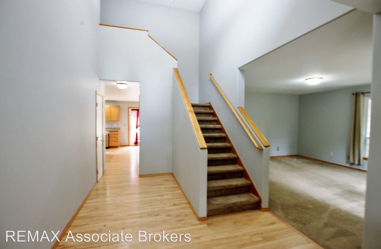 13811 76th Street Nw - Photo 2 of 17