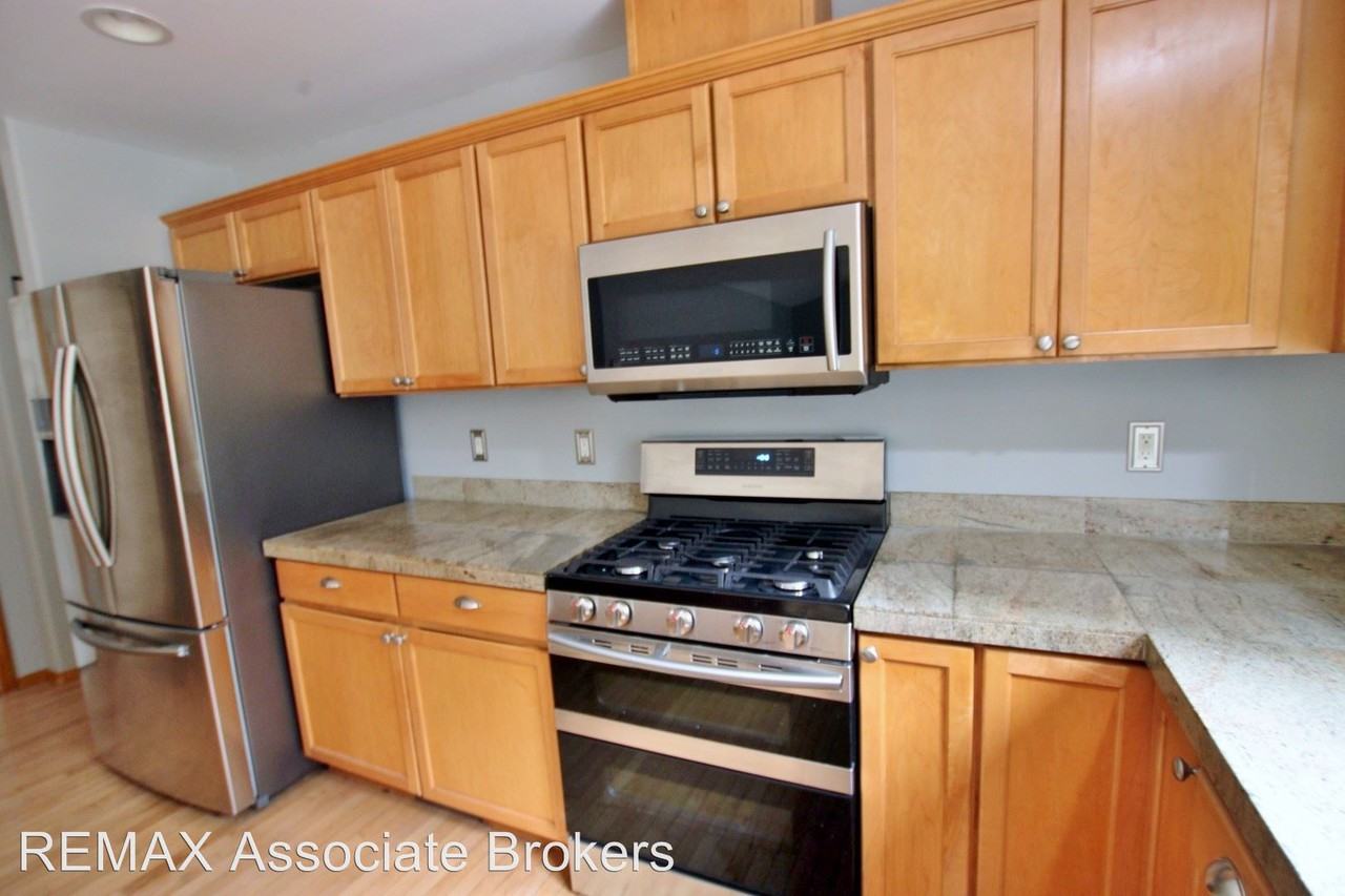 13811 76th Street Nw - Photo 3 of 17