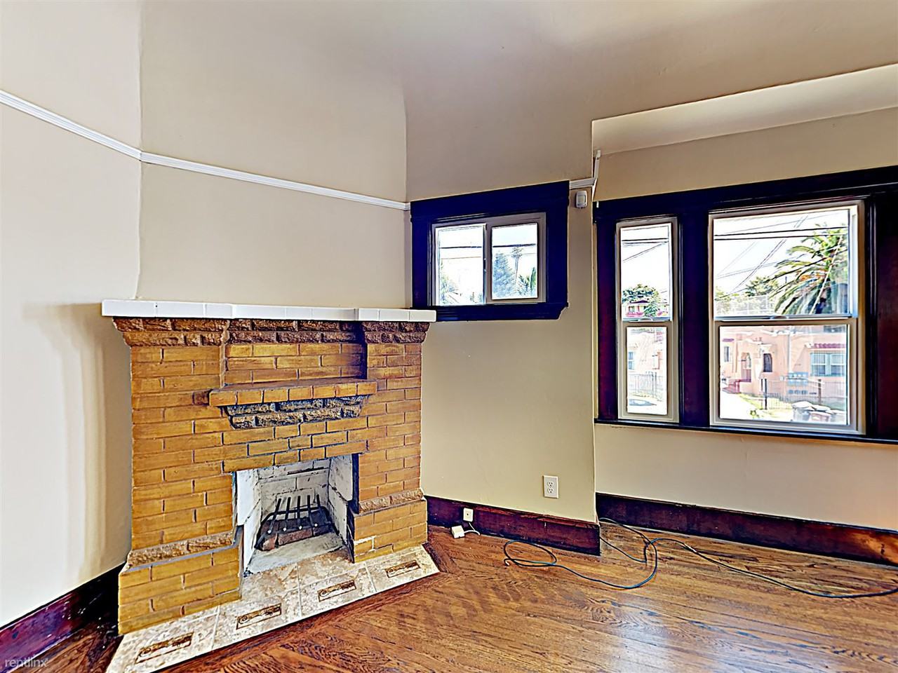 2121 Vicksburg Ave - Photo 3 of 15