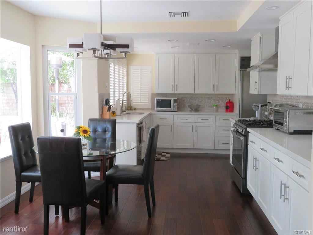 23632 Elkwood St - Photo 3 of 14