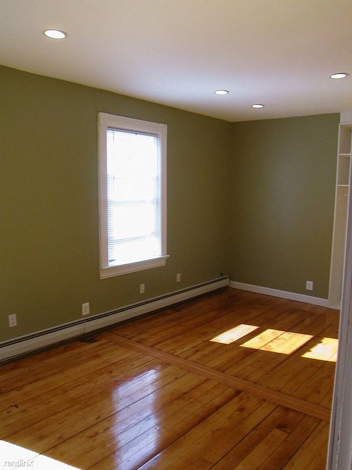 East Side of Providence - Photo 2 of 20